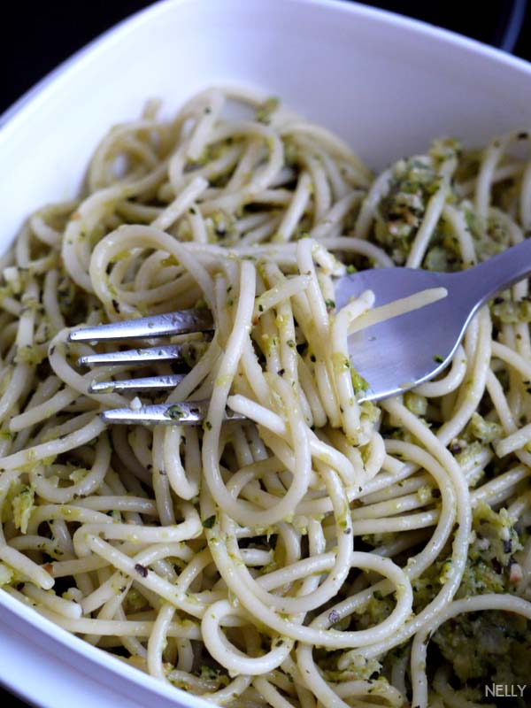 Spaghetti à la courgette et pesto de basilic