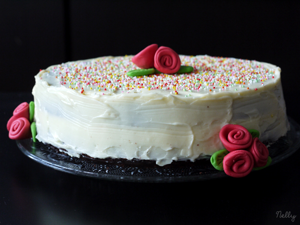 Gateau d'anniversaire décoré décor gâteau décor en pâte  - recette décoration gateau anniversaire