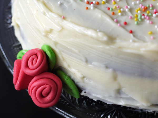 Gâteau d'anniversaire décoré Petitestetes 