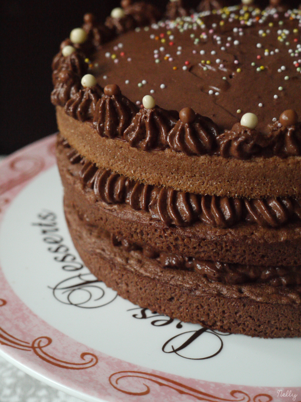 Gâteau d'anniversaire au chocolat - Recette de cuisine avec photos