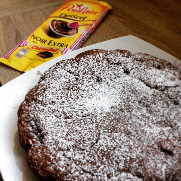 Gâteau au chocolat noir au Carambar