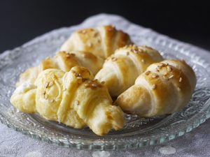 Croissants apéritifs au fromage de chèvre