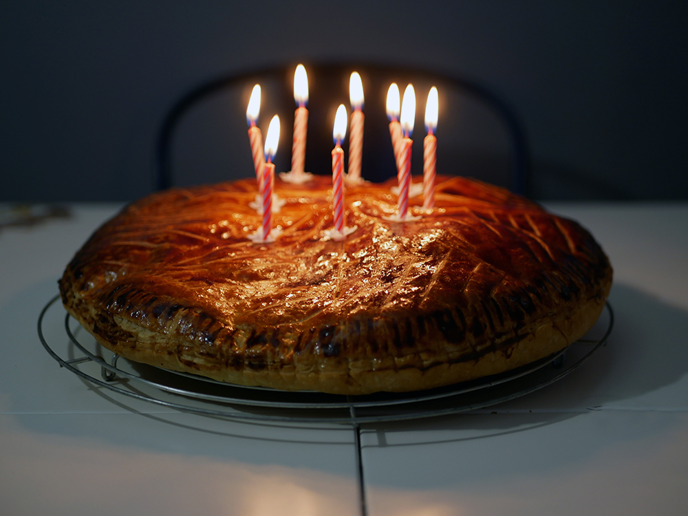 Galette des rois à la crème d'amandes et chocolat