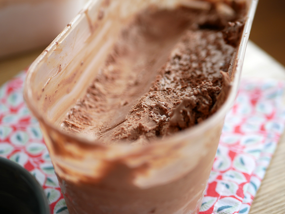 Crème glacée au cacao amer