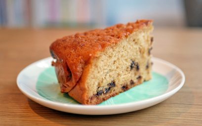 Gâteau au yaourt, miel et pépites de chocolat