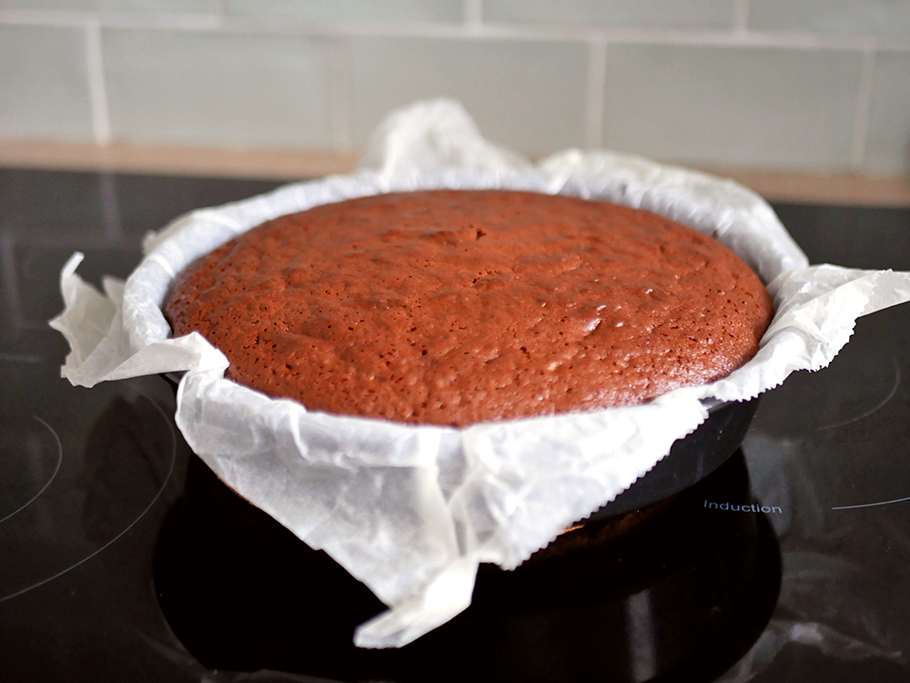 le gâteau aux restes de chocolat à la sortie du four