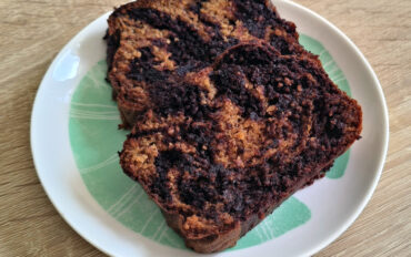 Cake marbré IG bas à la banane et au chocolat